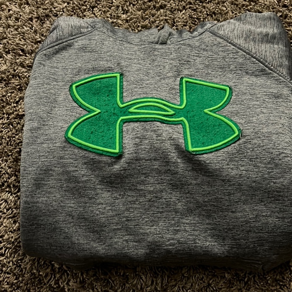 Under Armour Hoodie- gray